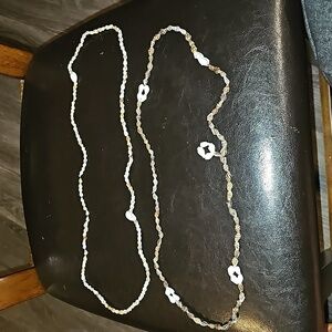 Elegant long SHELL Necklace! Very pretty